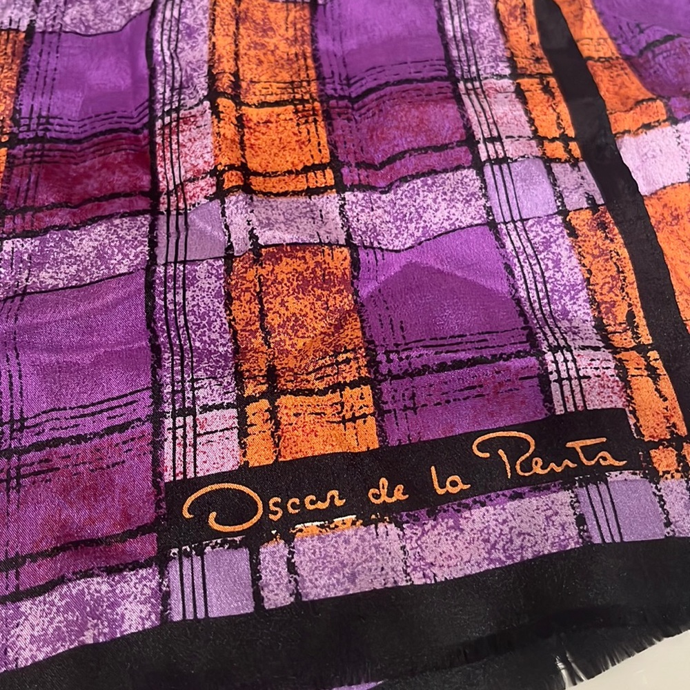 Oscar de la Renta scarf. Approx 38” long.